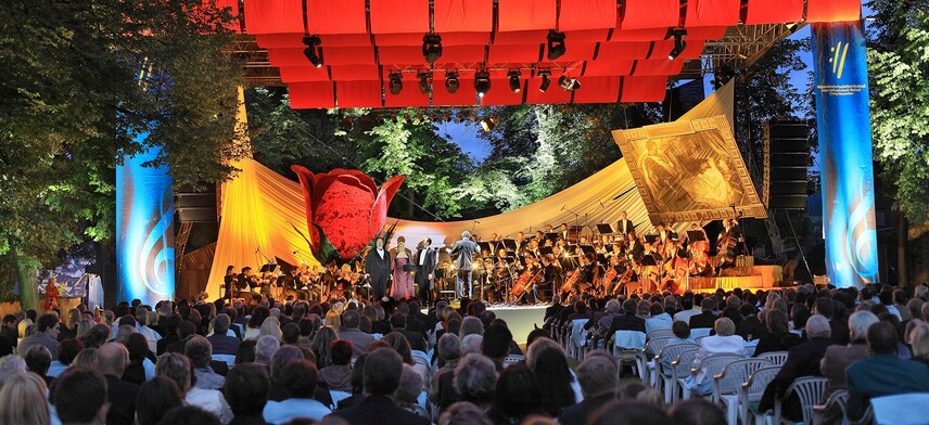 Operní gala v českokrumlovské zámecké zahradě v rámci 32. ročníku Festivalu Krumlov