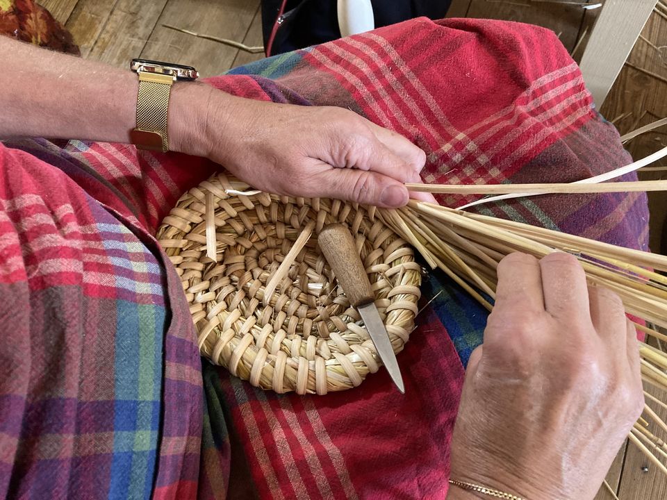 Pletení ošatek ze slámy - řemeslný kurz