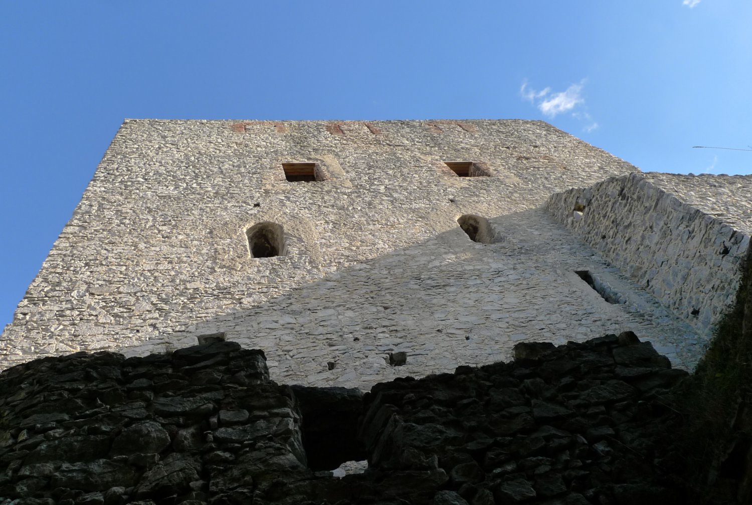 Obytná věž (donjon)