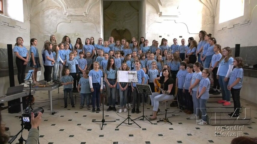 Jarní koncert Valtického modrásku ve Španělské konírně zámku Valtice