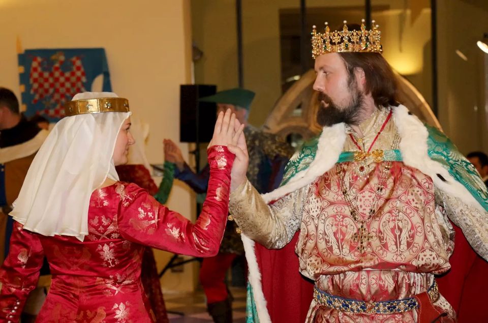Tříkrálový ples ve středověkém stylu – Kudy z nudy