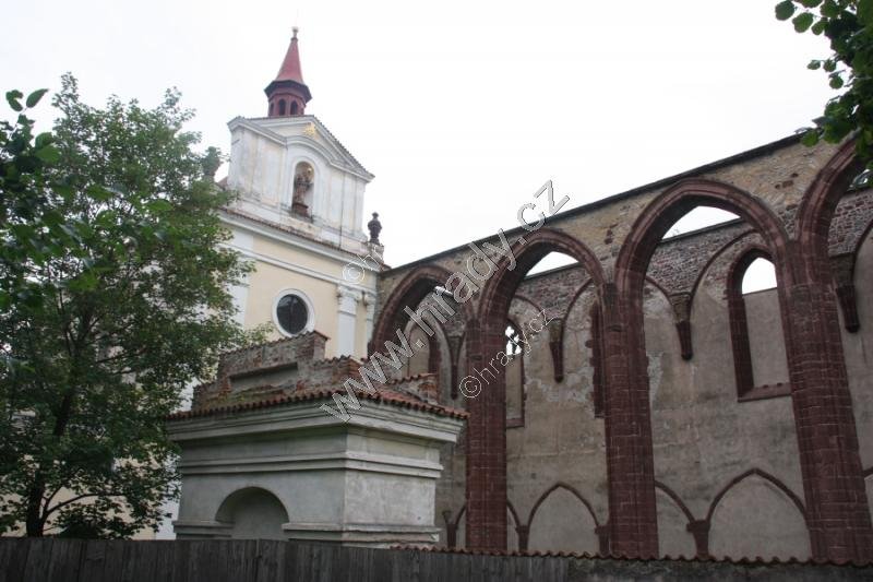 Bývalý benediktinský klášter založil Sv. Prokop za vlády kníže Oldřicha kolem r. 1032. Byl centrem slovanské vzdělanosti. Z původních románských staveb zbyly jen základy. Nynější stavba ze 14. st. byla přestavěna v době baroka a kolem r. 1860.